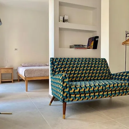 Neptune Waterfront Apartment: Seaside Retreat Alghero