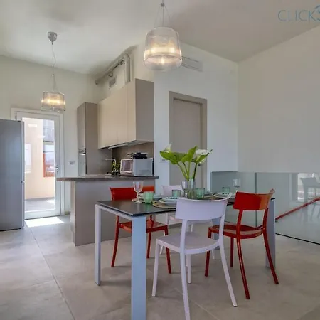 Neptune Waterfront Apartment: Seaside Retreat